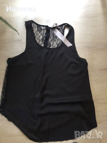 Чисто нов елегантен черен потник от сатен и дантела.