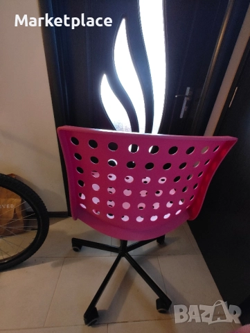 Стол за бюро ИКЕА, снимка 4 - Мебели за детската стая - 51779315