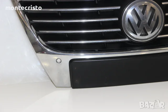 Предна решетка VW Passat B6 (2005-2011г.) 3C0853651F предна емблема отвори за парктроник, снимка 4 - Части - 56015964
