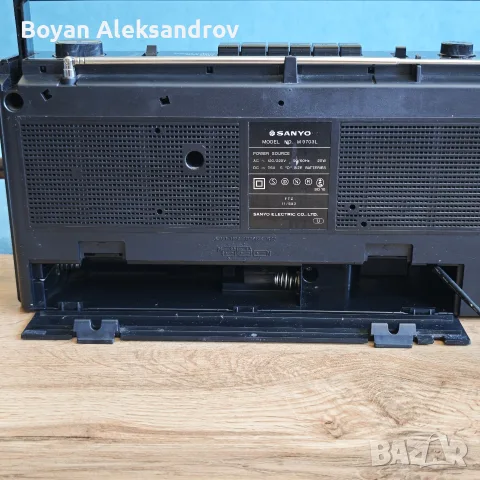 Ретро Радиокасетофон Sanyo M 9703L – Стерео Японска Класика от 1985 г., снимка 6 - Радиокасетофони, транзистори - 56056232