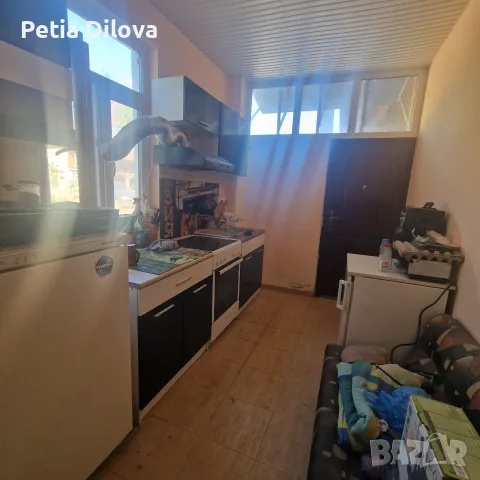 Собственик:  Просторна двуетажна къща в центъра на тихо подбалканско село, снимка 6 - Къщи - 56028208