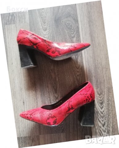 Обувки в змийски принт, снимка 2 - Дамски обувки на ток - 30802137