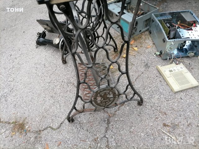 Стойка за сингер , снимка 8 - Антикварни и старинни предмети - 42618287