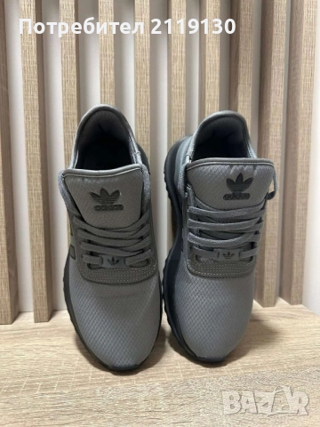 Маратонки Adidas 