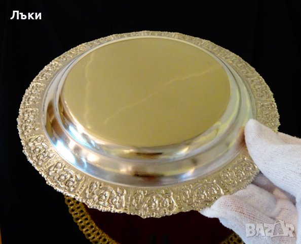 Месингова чиния с релефни рози 19 см. , снимка 3 - Антикварни и старинни предмети - 37997198
