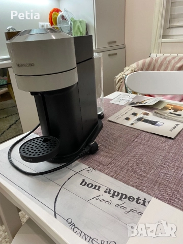 Кафе машина Nespresso, снимка 2 - Кафемашини - 52900650