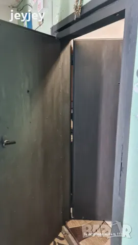 Метална входна врата с каса, снимка 9 - Входни врати - 47985468