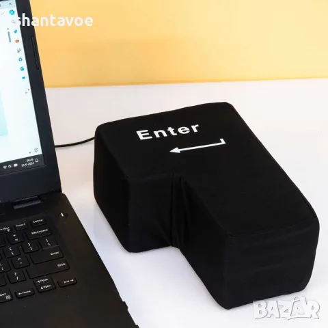 Огромен USB бутон Enter под формата на мека възглавница
