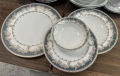 Красив порцеланов сервиз за хранене - 24 части, снимка 2