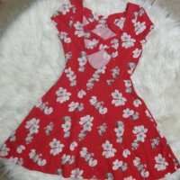 Червена рокля на цветя с леко отворен гръб, снимка 2 - Рокли - 40281962