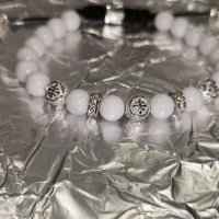 Дамска бяла гривна със сребърни елементи Unik, снимка 5 - Гривни - 32115066