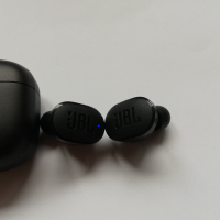 Безжични блутут слушалки JBL Tune 130NC TWS, снимка 3 - Безжични слушалки - 44766697