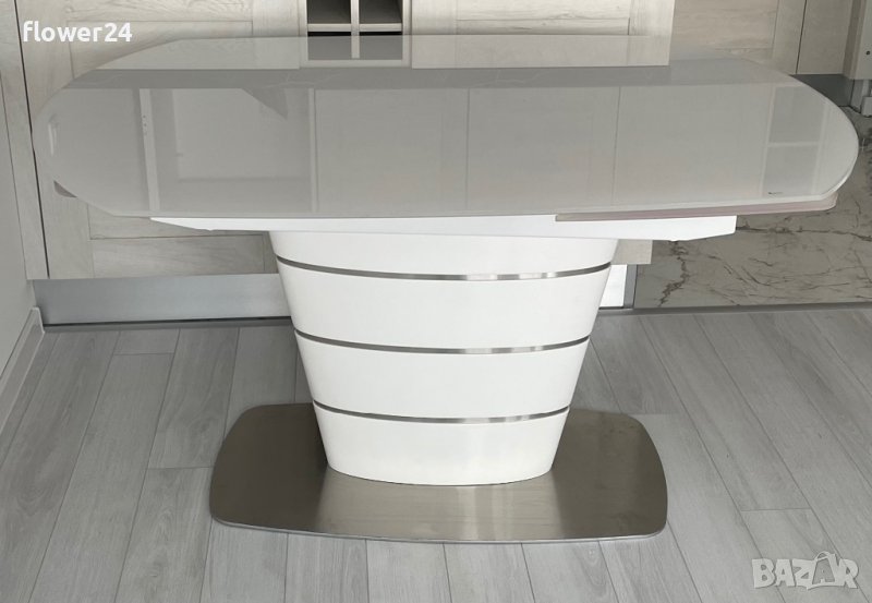 Трапезарна маса, снимка 1