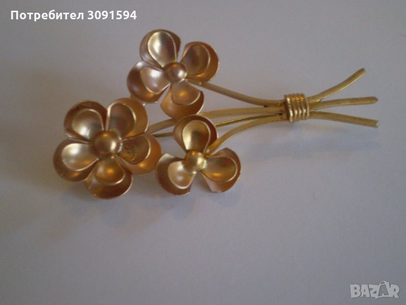 старина дамска брошка ЦВЕТА ОТ МЕСИНГ, снимка 1