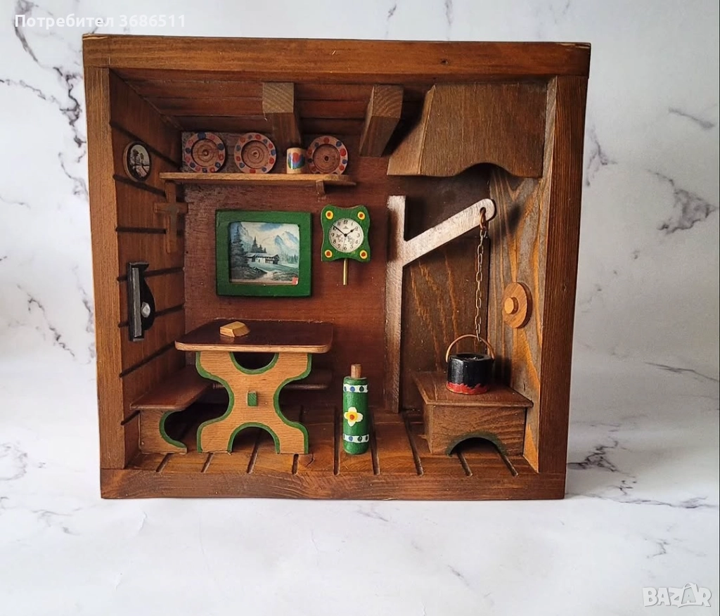 Дървена стая с вградени миниатюри, снимка 1