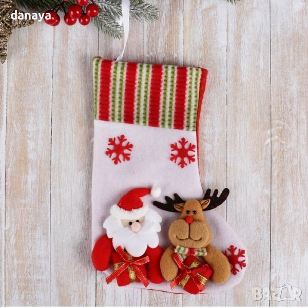 3263 Коледен чорап за подаръци и украса с декорация Дядо Коледа и Еленче, снимка 1