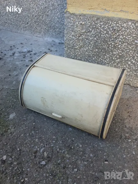 Ретро метална кутия за хляб, снимка 1