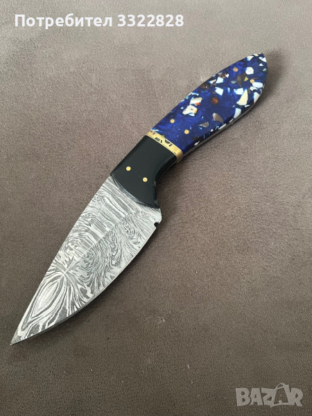 Ловен нож от Дамаска стомана дръжка смола и месинг кожена кания, снимка 1