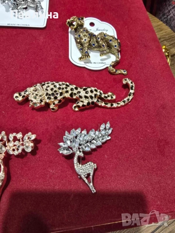 Брошки различни модели