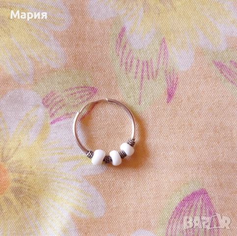 Обеци с бели мъниста и фини орнаменти, снимка 3 - Обеци - 53206037