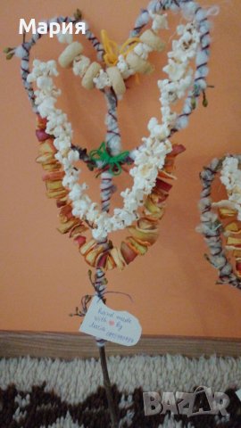 Традиционни ръчно изработени сурвачки от дрян с вълна, естествени материали и сушени плодове., снимка 14 - Други - 16872520