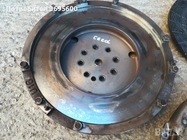 Kia Ceed 1.6 CRDI Киа Сийд Сиид маховик съединител феродов притискателен диск притискател, снимка 3 - Части - 49387490