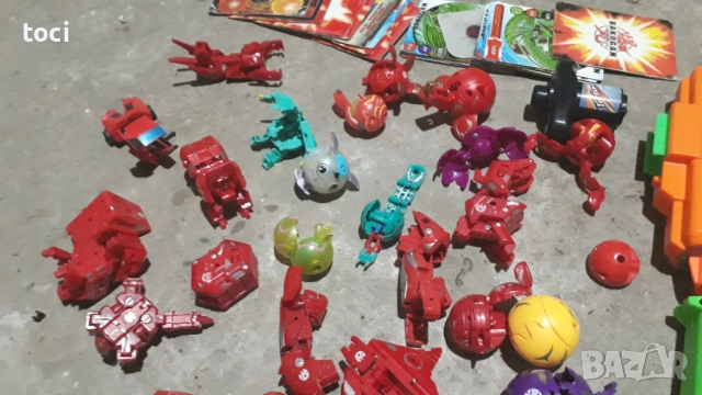 Лот детски играчки комплект пумпали Бейблейд Бакуган топчета и карти, снимка 18 - Колекции - 52138400