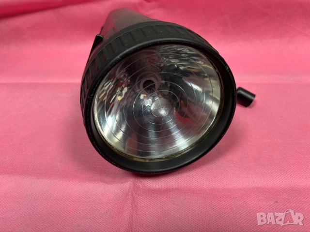 Фенер с дръжка + 4 батерии, снимка 5 - Къмпинг осветление - 52610979