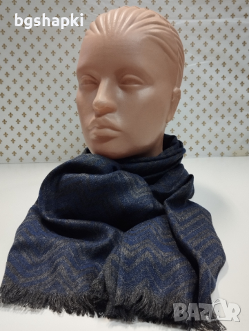 28 - Дамски кашмирен шал в тъмно син цвят.