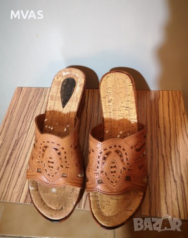 Нови - 45% кожени чехли на платформа camel 39 размер кафяви бежови, снимка 2 - Чехли - 37659352