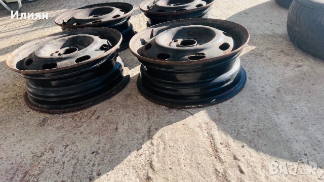 метални джанти за лек автомобил