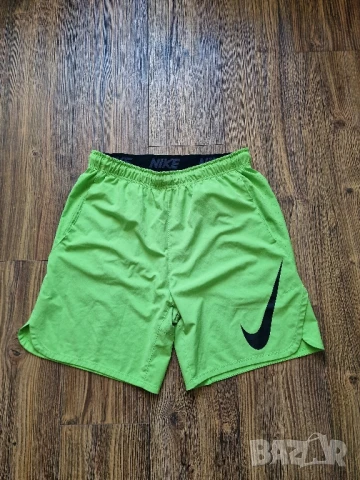 Страхотни мъжки къси шорти NIKE размер L 