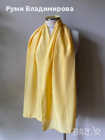 Патешко жълт шал от коприна, снимка 2 - Шалове - 54005701