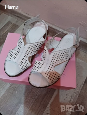 Дамски сандали от естествена кожа. Къси ботушки