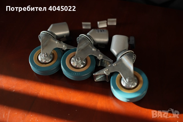 Колела (3 бр.) за статив. Със спирачка. За крака с диаметър 22-25мм