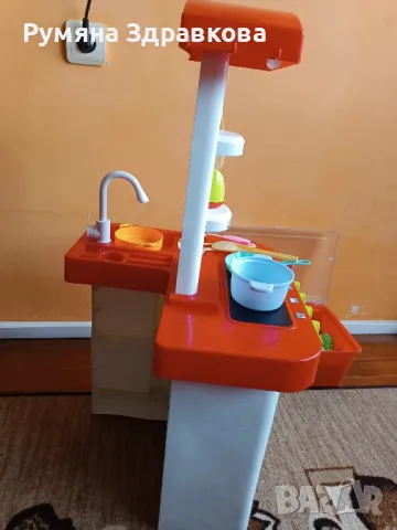 Продавам детска пластмасова кухня със звук, светлина и аксесоари, снимка 5 - Играчки за стая - 49000584