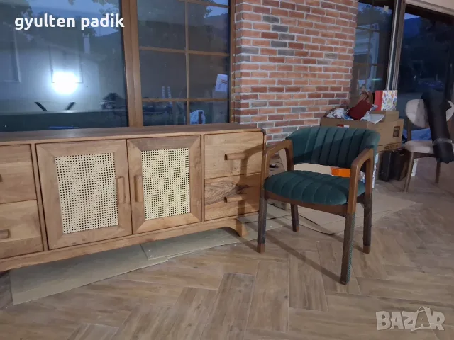 Трапезен стол Орех