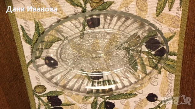 Овална стъклена ордьовърна чиния с 4 отделения, снимка 6 - Чинии - 31389529