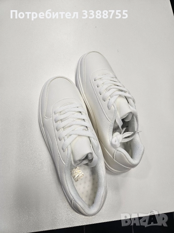 Дамски бели маратонки, снимка 4 - Дамски ежедневни обувки - 52797366