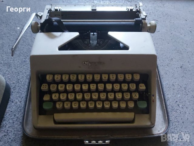 Пишеща машина Olimpia Monica  1960г., снимка 1 - Антикварни и старинни предмети - 37251783