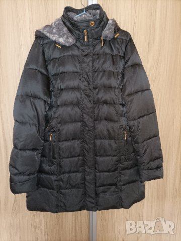 Зимно яке с подвижна качулка 