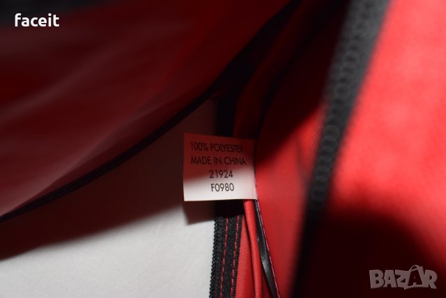 Manchester United - Official product - 100% ориг. чантичка / Манчестър Юнайтед, снимка 11 - Чанти - 31170399