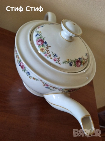 Порцеланов чайник