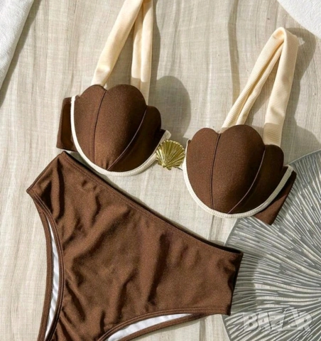 Чисто нов бански с брошка 