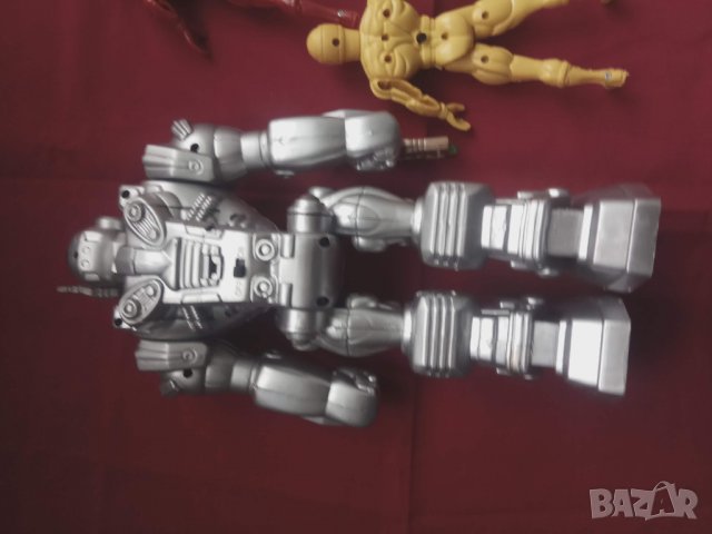 Продавам детски играчки - екшън герои, роботи, снимка 4 - Фигурки - 29779553