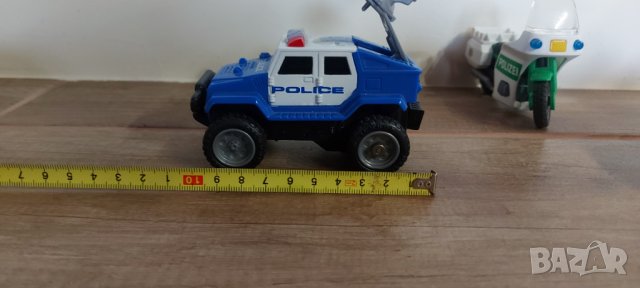 Продавам колекция полицейски кола мотор джип, снимка 13 - Колекции - 40167265