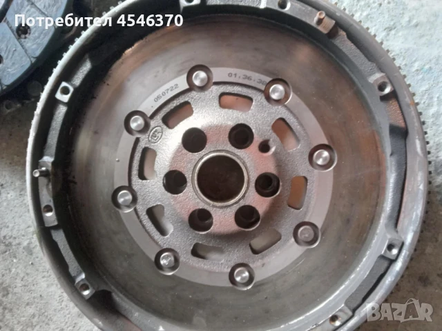 Демпферен маховик с притискател и диск LUK   нов за Волксваген Голф 5 1.9 дизел 105к.с 2006г, снимка 3 - Части - 51167880