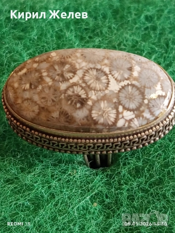 Сребърен пръстен с инкрустиран вкаменен корал филигранна изработка уникален 51824