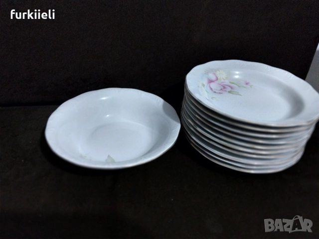 Български порцелан със златен кант , снимка 9 - Сервизи - 52354436