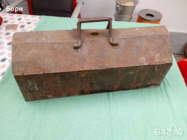 Стар метален немски куфар за инструменти